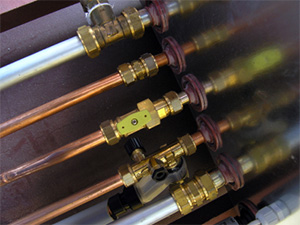高圧ガス配管や熱交換器等の小径配管・パイプの厚さ測定